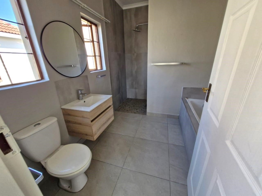 To Let 3 Bedroom Property for Rent in Meerhof North West